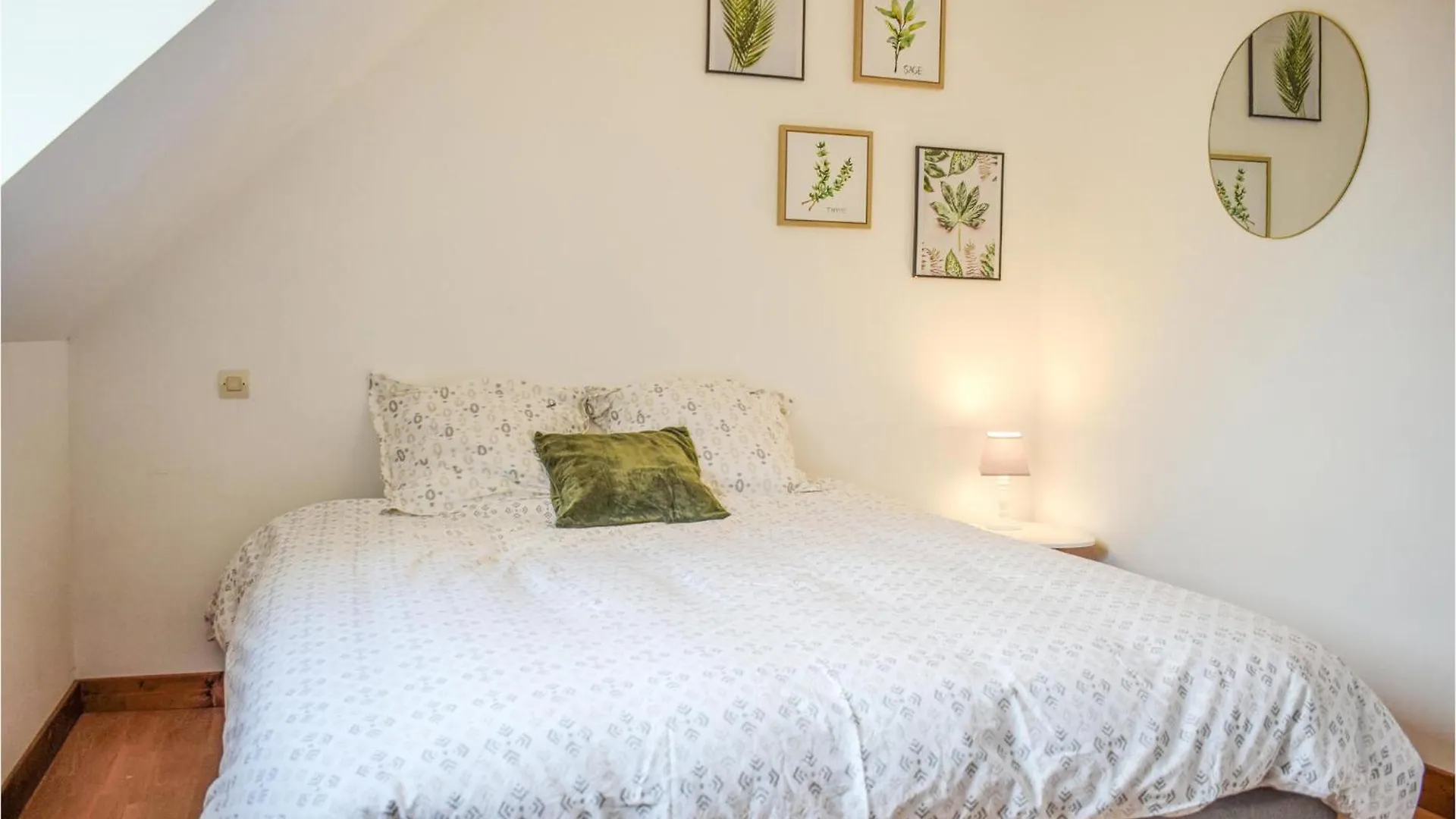 度假居 3 Bedroom Beautiful Home In Pléhédel 法国